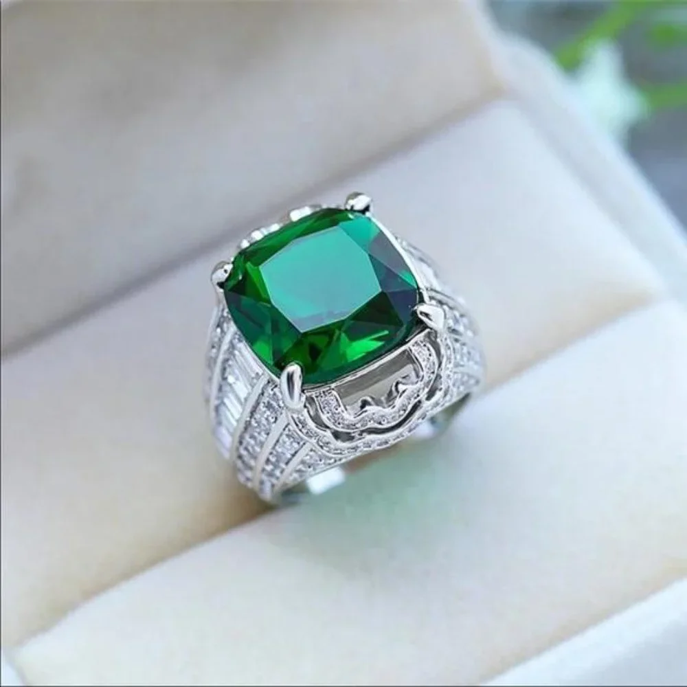 NEW 925 STERLING SILVER DIAMOND SQUARE RING, CUTE RING, SHINY RING. - Picture 3 of 4